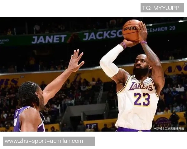 詹姆斯创历史新纪录成首位达成四万分一万板一万助的球员